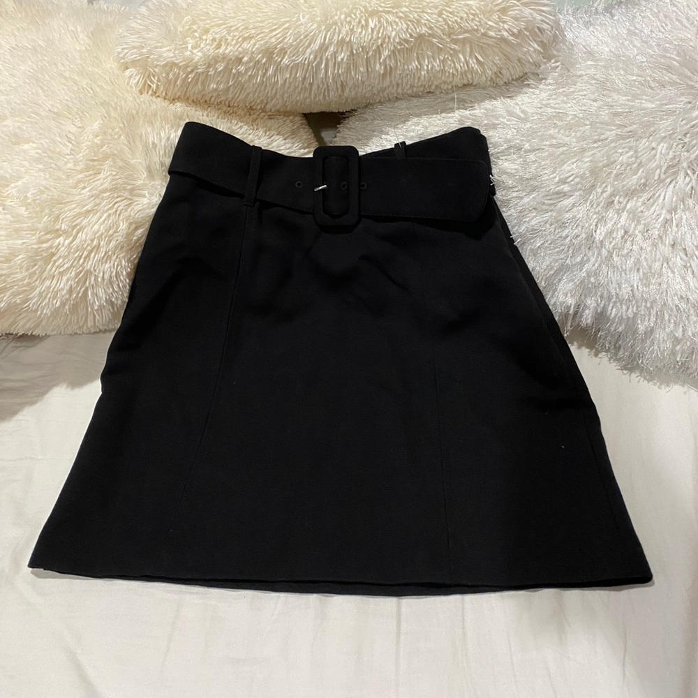 H&M skirt NWT size 4 black
